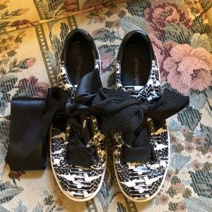 ✨SALE✨ Snake Print Sneakers